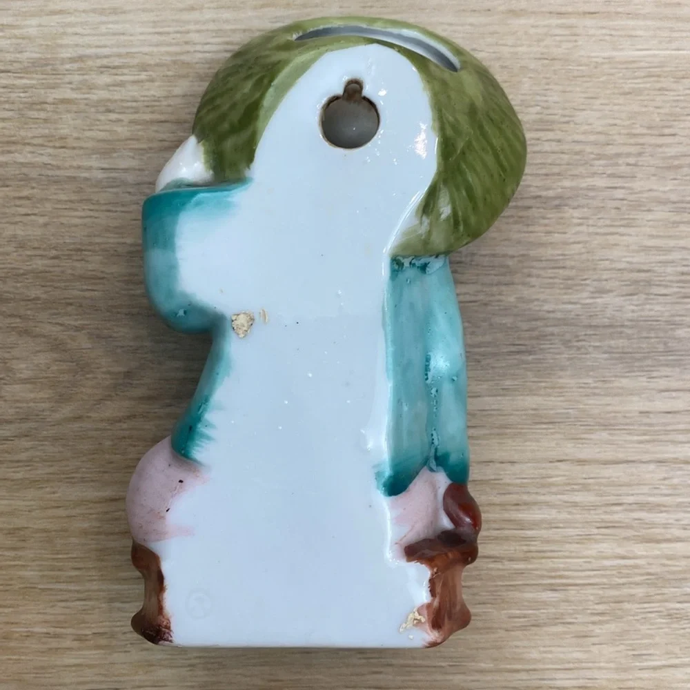 Vintage Chinese Wall Pocket‎ Figural Vase